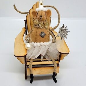 Felt  mouse in mini Anarondack chair